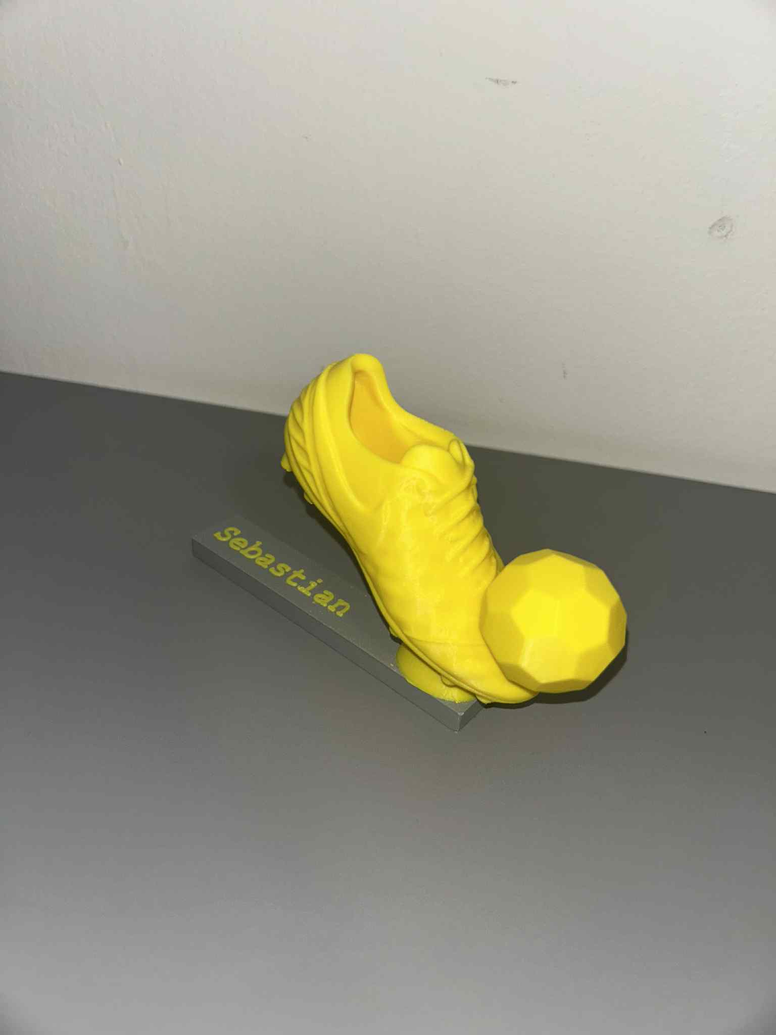 Kopačka Nike s menom a loptou